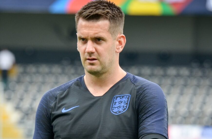 Goalkeeper Tom Heaton playing football for England