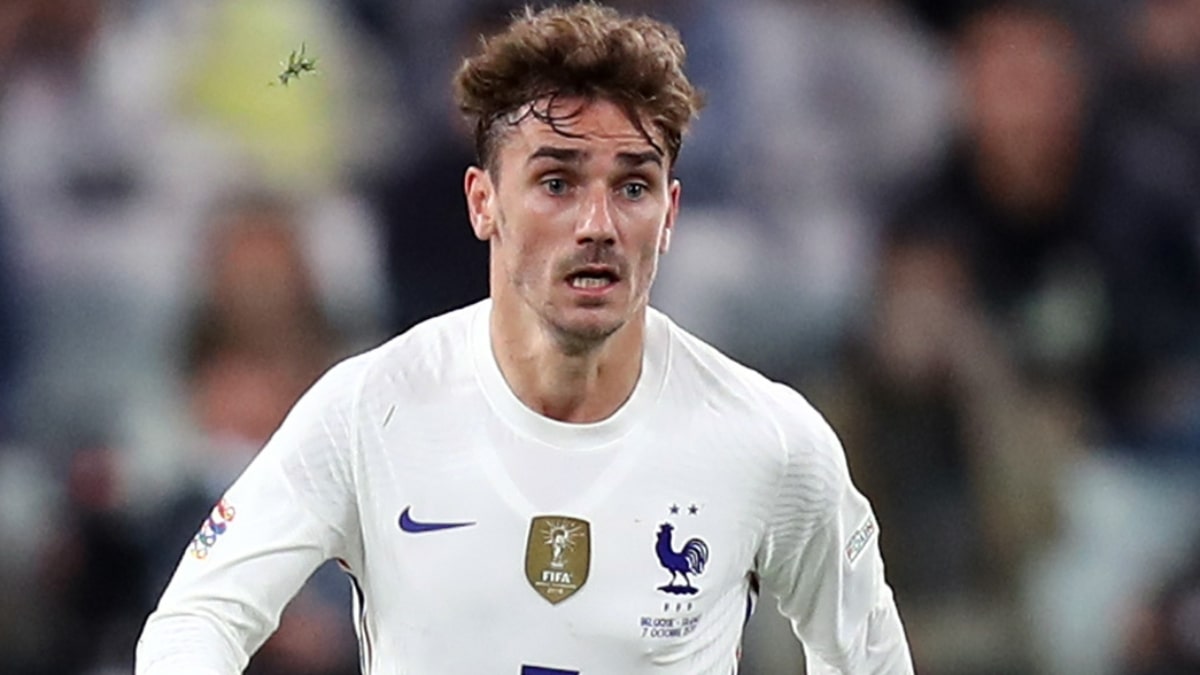 Antoine Griezmann playing football for France